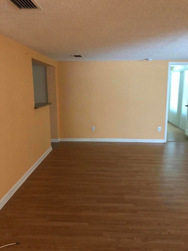 5122 Delphin Ln, Jacksonville, FL 32244 - photo 5