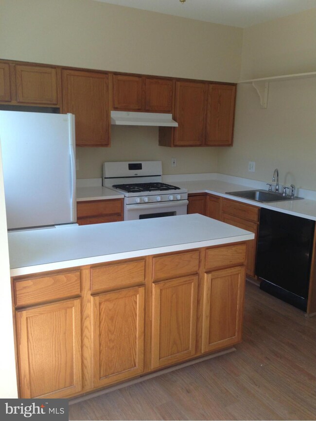 4152 Ashmere Cir, Dumfries, VA 22025 - photo 2