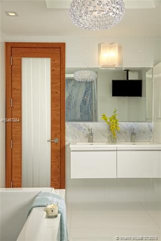 Simply a pleasure to bathe or shower in this Maste