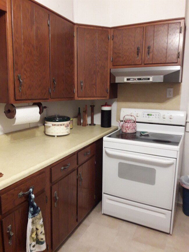 1268 N 200 E, Huntington, IN 46750 - photo 3