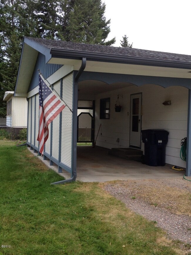 601 8th St E, Polson, MT 59860 - photo 3