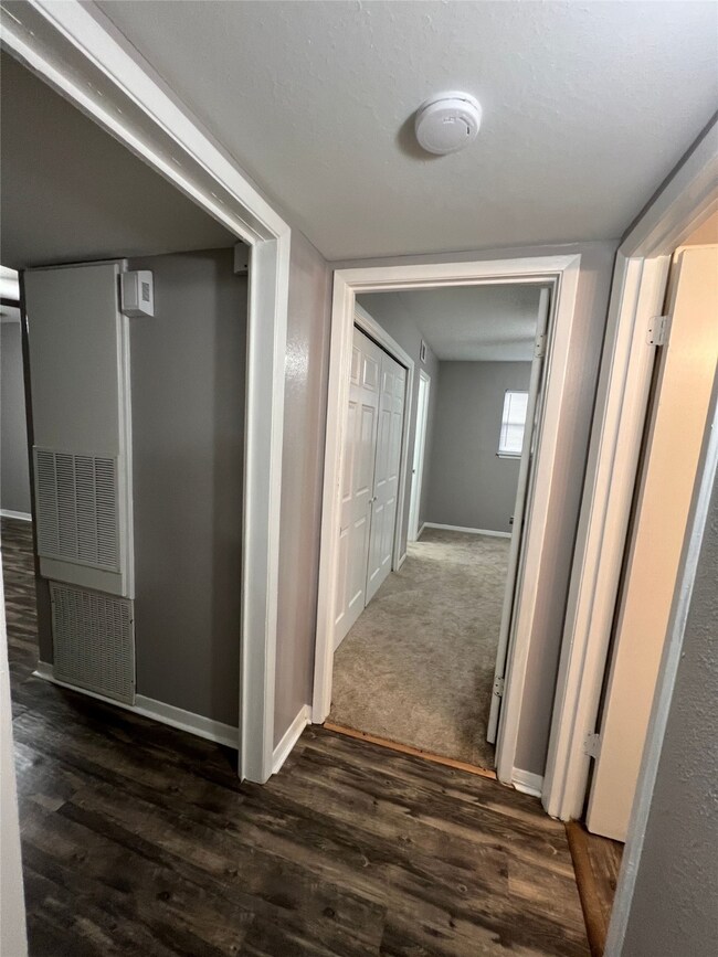 2400 5th St unit 2, Bay City, TX 77414 - photo 7