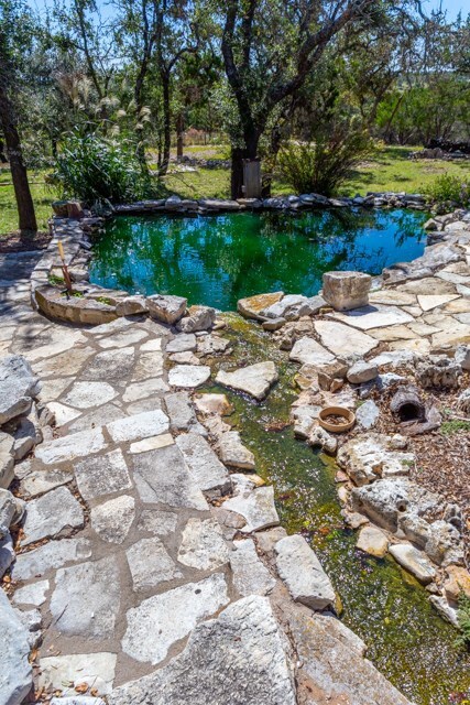 338 Wallendorf-Bohnert Rd, Fredericksburg, TX 78624 - photo 5