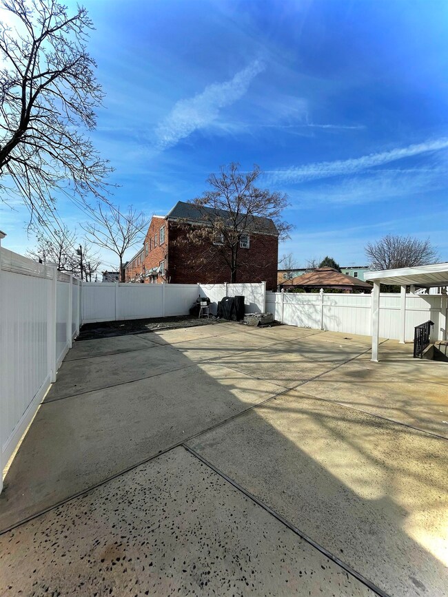 69 Sycamore Rd, Jersey City, NJ 07305 - photo 3