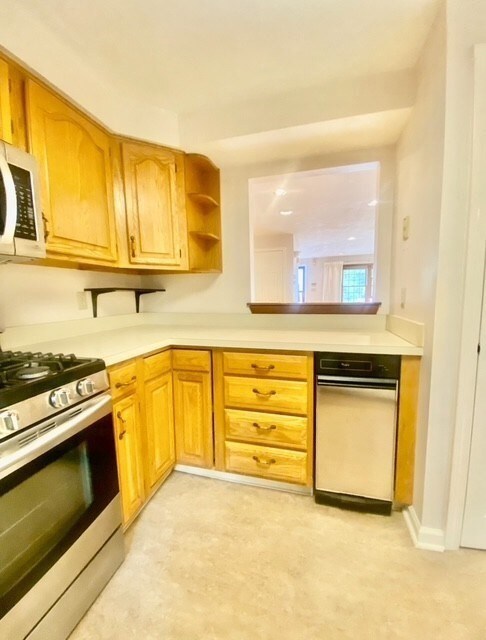 43 Merrymount Rd unit 9, Quincy, MA 02169 - photo 2