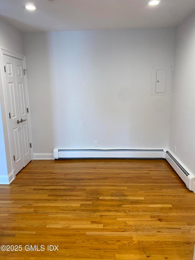 9 Sound View Ct unit 2B, Greenwich, CT 06830 - photo 4