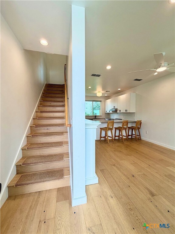 1903 Dutton Dr unit B, San Marcos, TX 78666 - photo 2