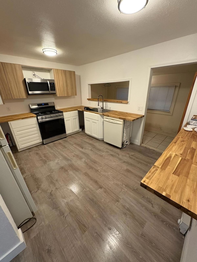 1208 Martin St, Klamath Falls, OR 97601 - photo 4