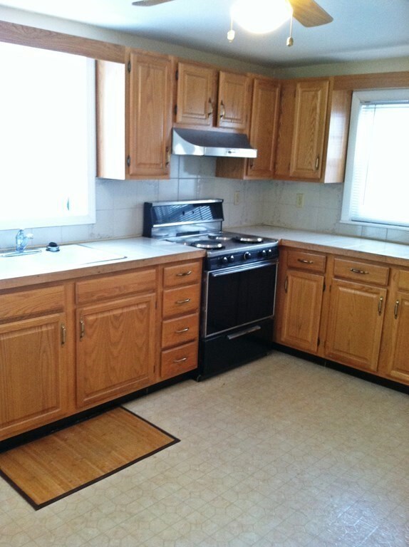 125 Washington St unit 125, Wellesley Hills, MA 02481 - photo 2