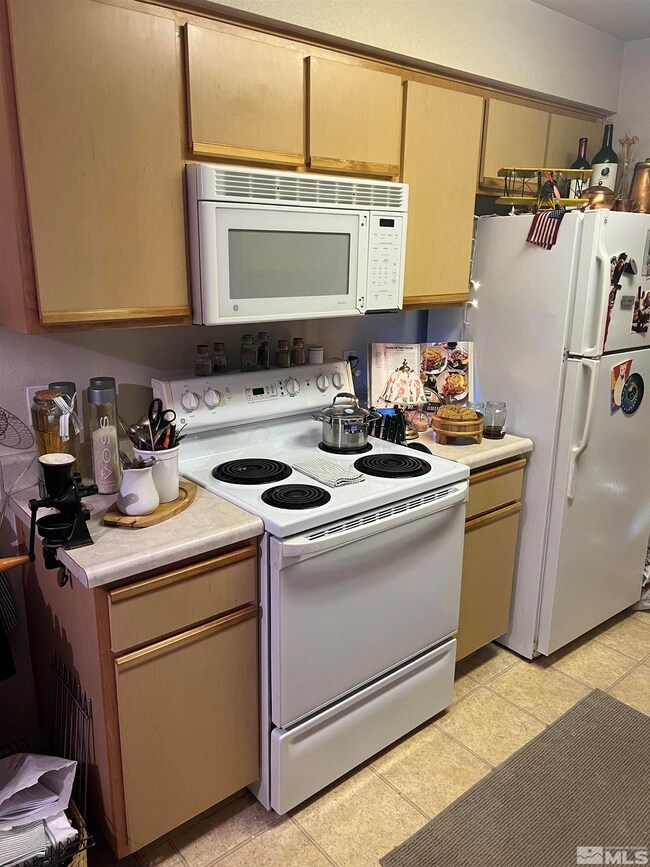 6850 Sharlands Ave unit E 2022, Reno, NV 89523 - photo 7