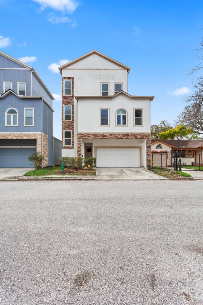 1514 Tarley St, Houston, TX 77009 - photo 2