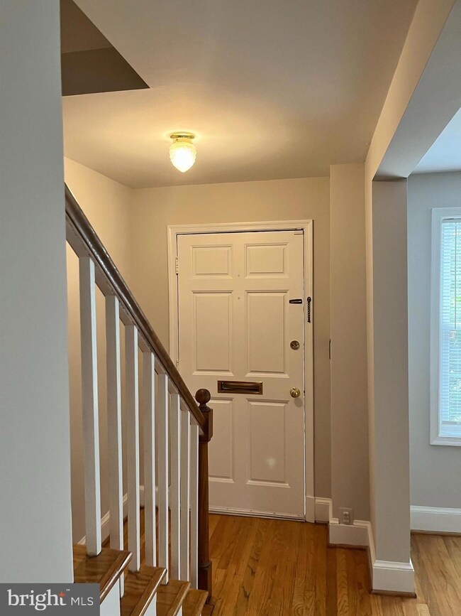 1221 Powhatan St, Alexandria, VA 22314 - photo 4