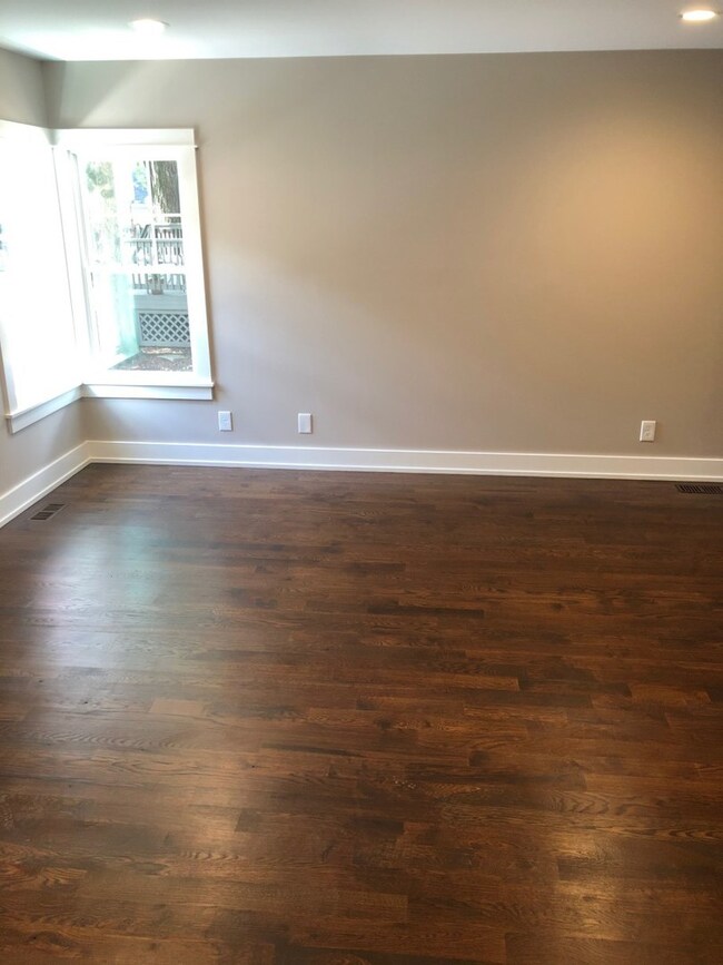 233 S Prairie St, Batavia, IL 60510 - photo 4