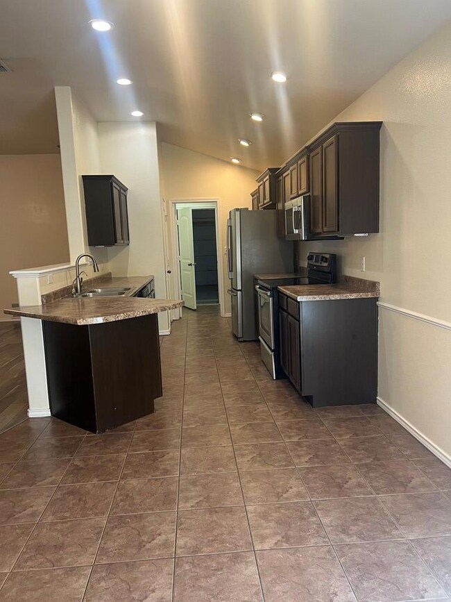 9127 Lamar Ave, Odessa, TX 79765 - photo 5