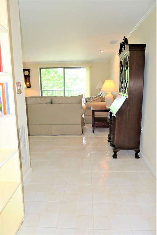 43 Pomeworth St unit 31, Stoneham, MA 02180 - photo 2