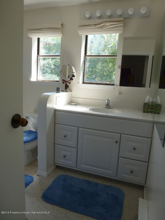 Master Bath Vanity Area