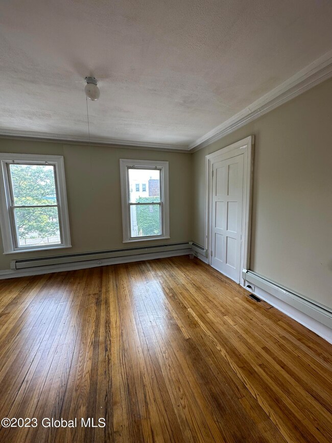 61 Grand St unit 2, Albany, NY 12207 - photo 4