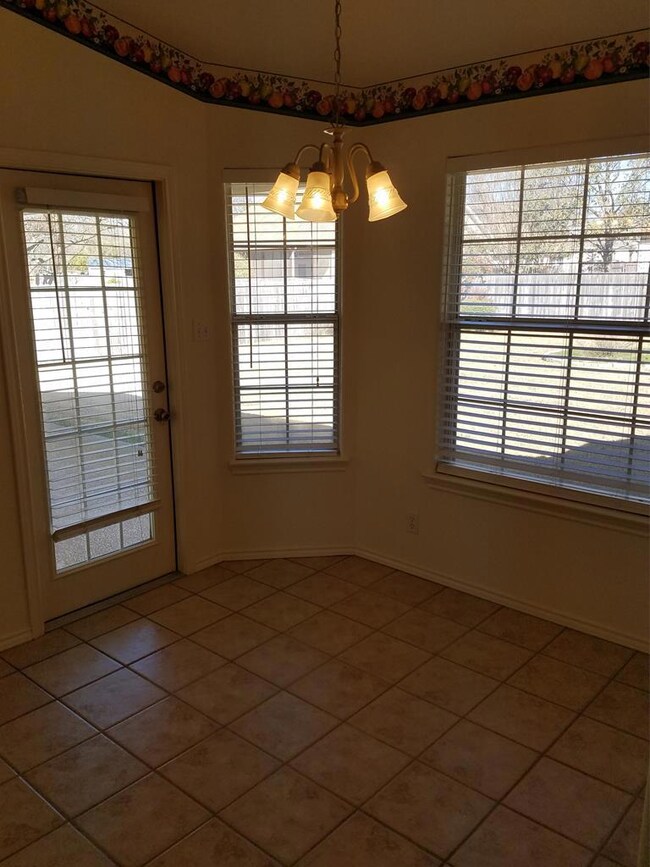 612 Paintbrush Hollow St, Fredericksburg, TX 78624 - photo 7