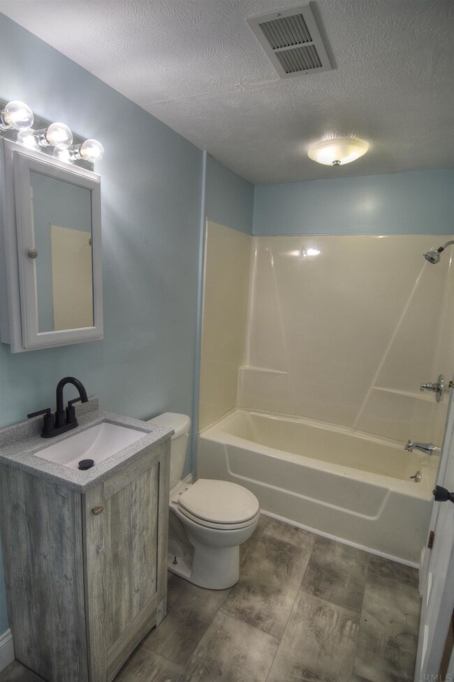 735 W Indiana Ave, Elkhart, IN 46516 - photo 6