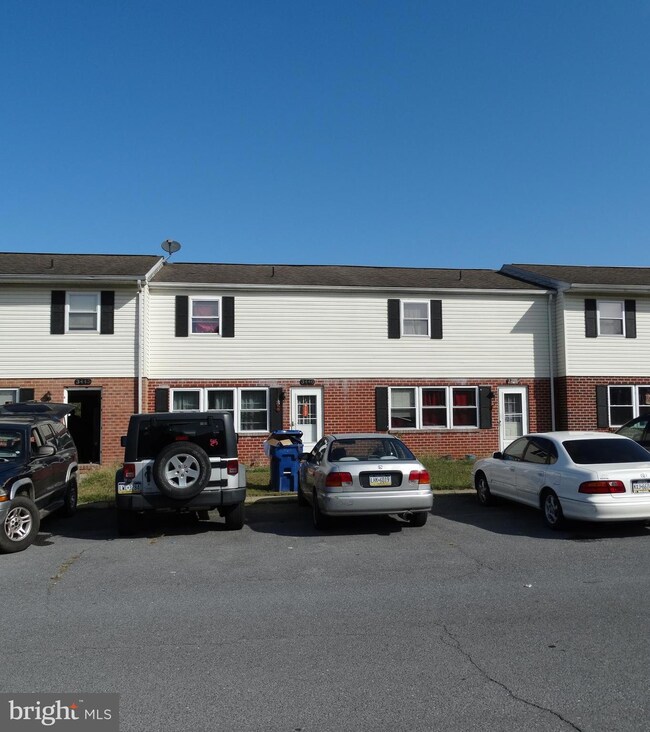 3435 Gregway Dr, Chambersburg, PA 17202 - photo 2