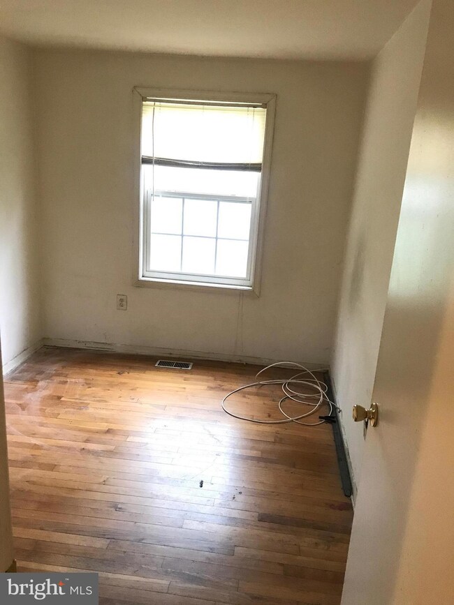 8539 Pioneer Dr, Severn, MD 21144 - photo 7