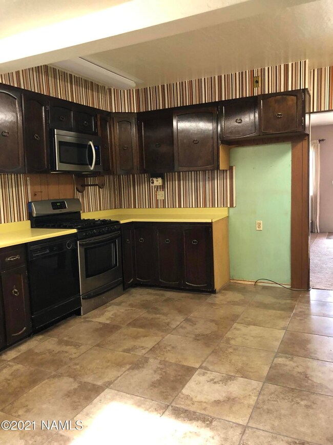 105 E Mahoney St, Winslow, AZ 86047 - photo 5