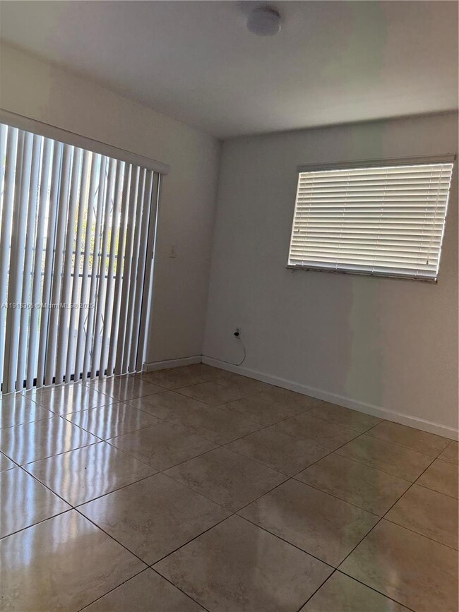 1 NW 61st Ave unit 3, Miami, FL 33126 - photo 4