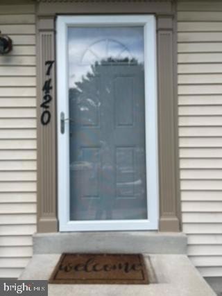 7420 Shady Glen Terrace, Capitol Heights, MD 20743 - photo 4