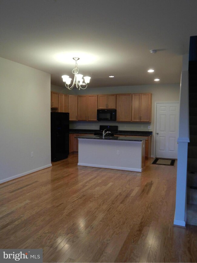 42705 Wardlaw Terrace, Ashburn, VA 20147 - photo 3