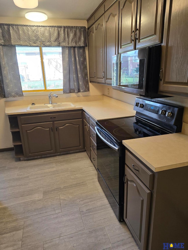 529 Skyway Rd, Lincoln, NE 68505 - photo 5