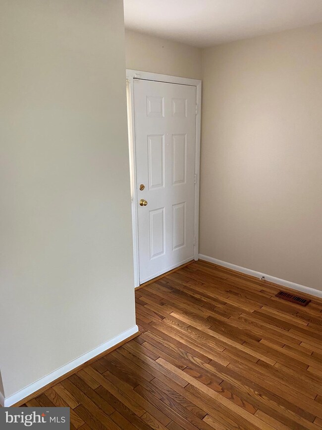 16 Castlehill Ct, Lutherville Timonium, MD 21093 - photo 3