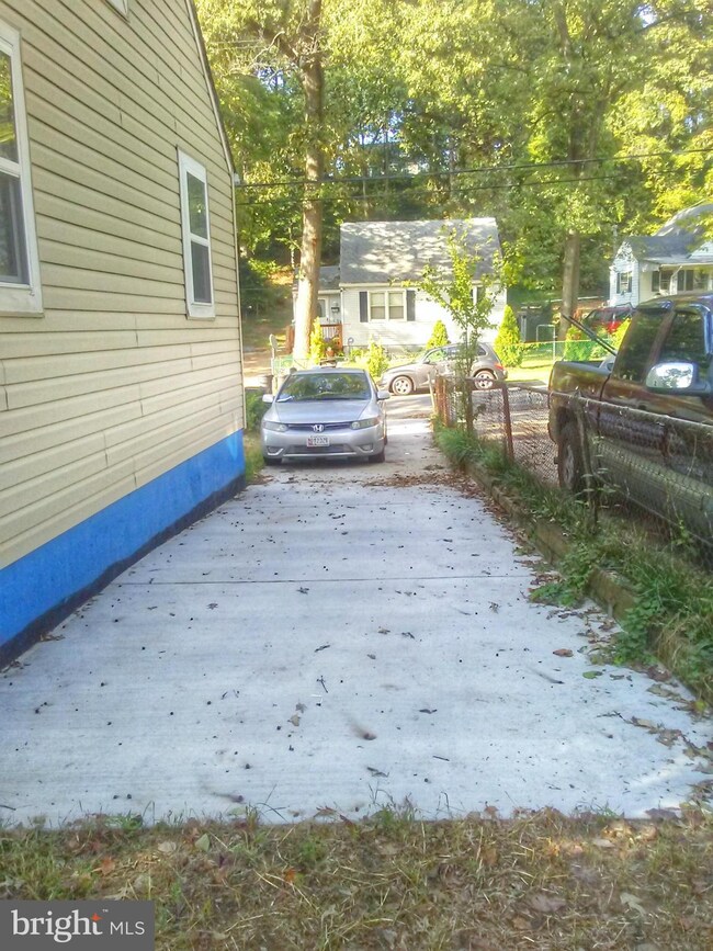 5705 64th Ave, Riverdale, MD 20737 - photo 4