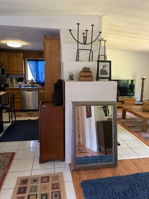 60 Gregory Rd, Framingham, MA 01701 - photo 4