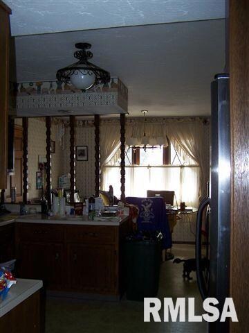 350 Northgate St, Lincoln, IL 62656 - photo 3