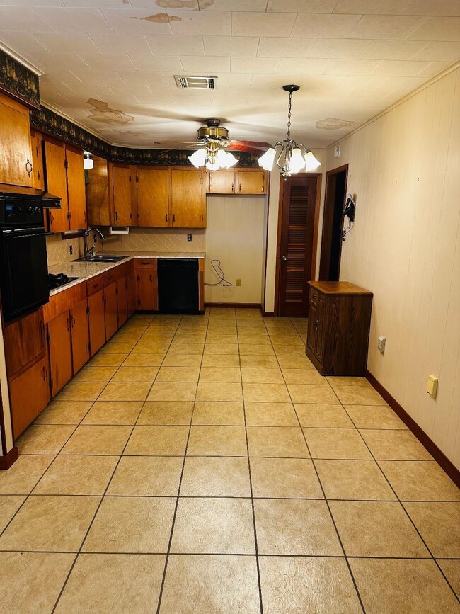 513 Kenney St, Houma, LA 70364 - photo 4