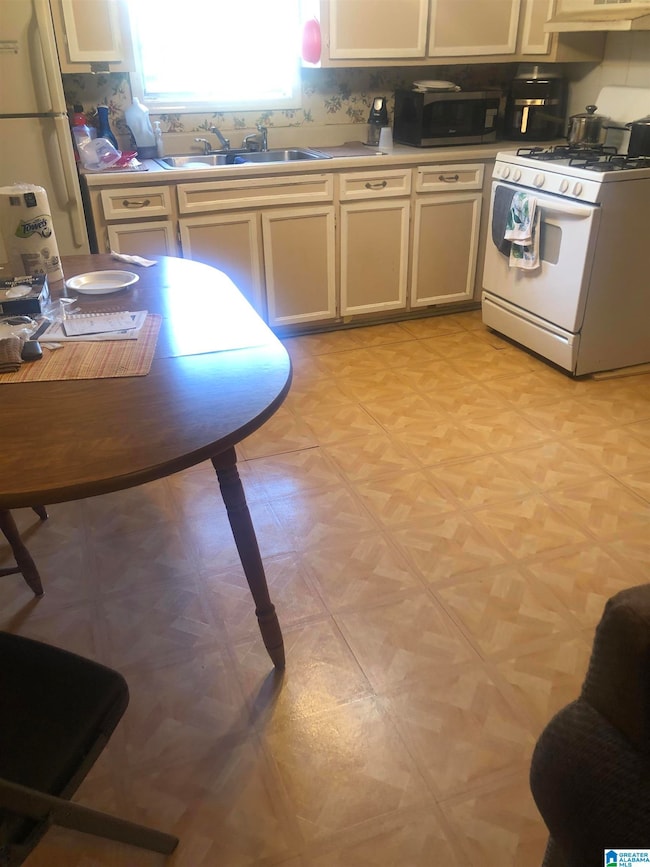 3411 35th Ct, Tuscaloosa, AL 35401 - photo 3