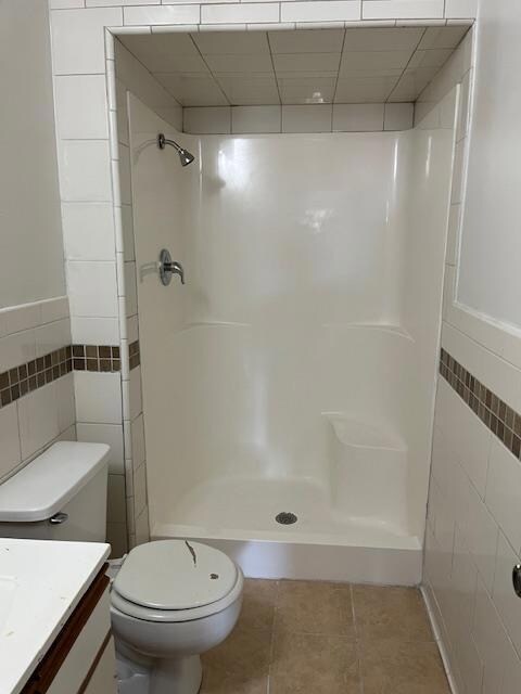 624 6th Ave Apt 1 Bath