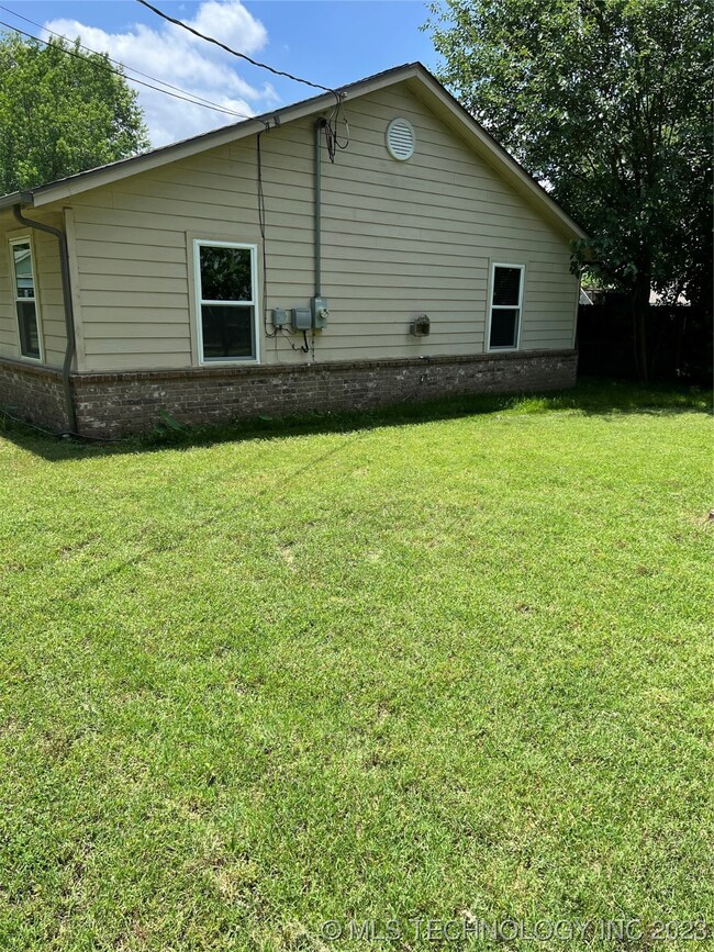 rEAR VIEW OF HOME