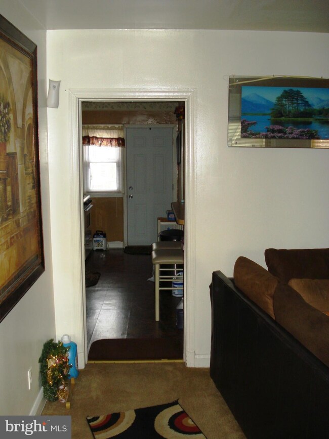 3906 Flowerton Rd, Baltimore, MD 21229 - photo 5
