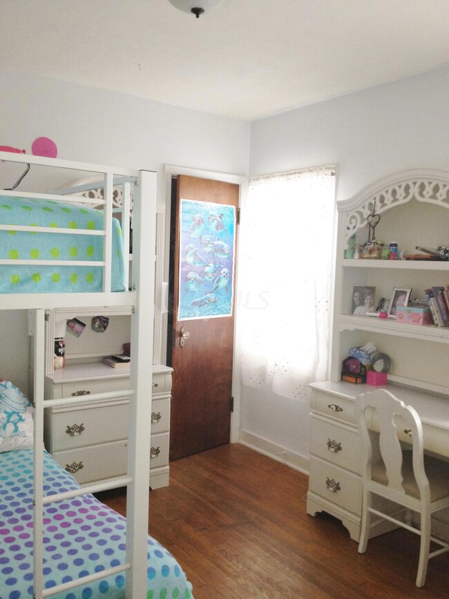 7 - Bedroom