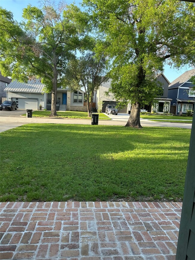 1131 Du Barry Ln, Houston, TX 77018 - photo 3