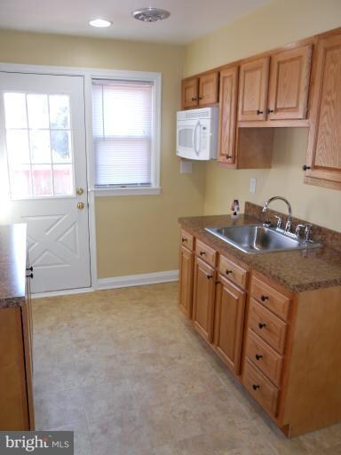 6515 Hilltop Ave, Baltimore, MD 21206 - photo 5