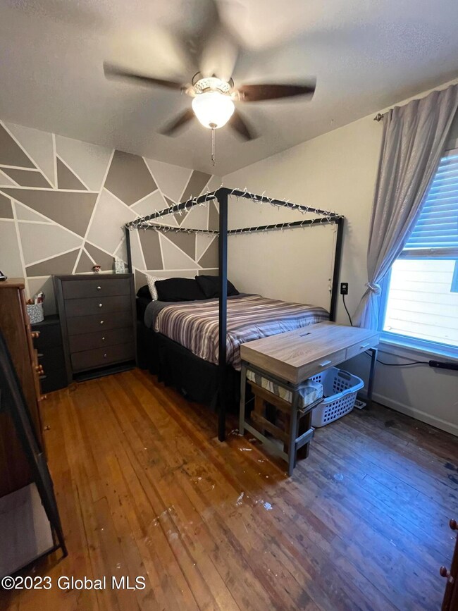 118 Swan St, Schenectady, NY 12302 - photo 7