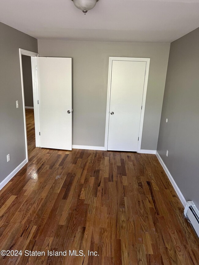 227 Vanderbilt Ave unit 2, Staten Island, NY 10304 - photo 6