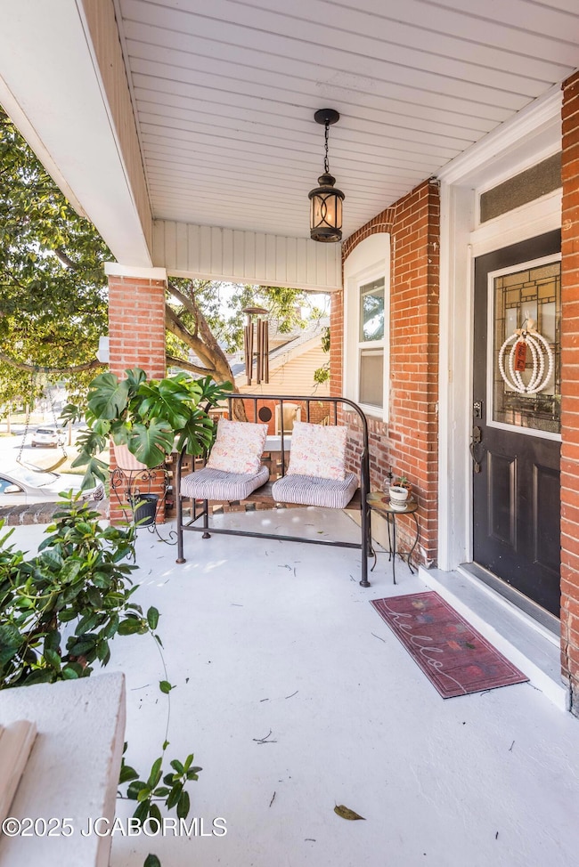 202 Manila St, Jefferson City, MO 65109 - photo 2