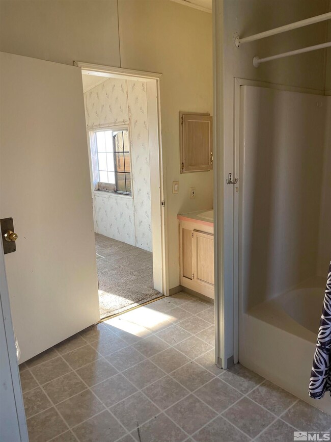 645 Verwolf Dr, Winnemucca, NV 89445 - photo 7