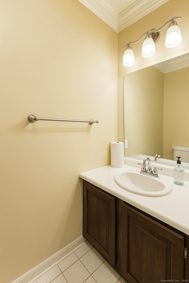 48 Strawberry Hill Ave unit 11, Stamford, CT 06902 - photo 7