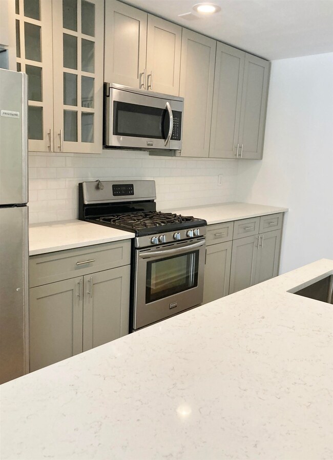 748 Mainsail Ln unit D3A, Secaucus, NJ 07094 - photo 5