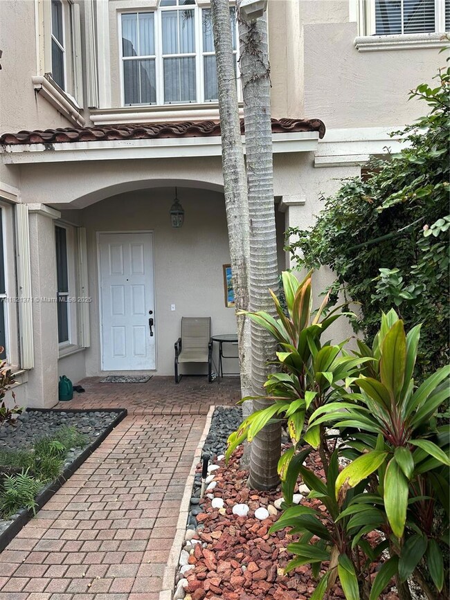 957 N Harbor View North W Dock, Hollywood, FL 33019 - photo 6