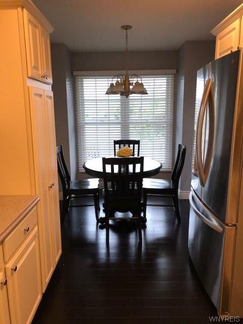 Dine in Kitchen area